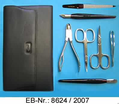 Bộ đồ và dụng cụ cắt sửa móng tay hoặc móng chân (kể cả dũa móng)